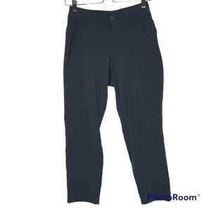 Athleta Gray Trekkie Cropped Pant Mid Rise Front Zip Pockets Sz.0/24 Outdoors